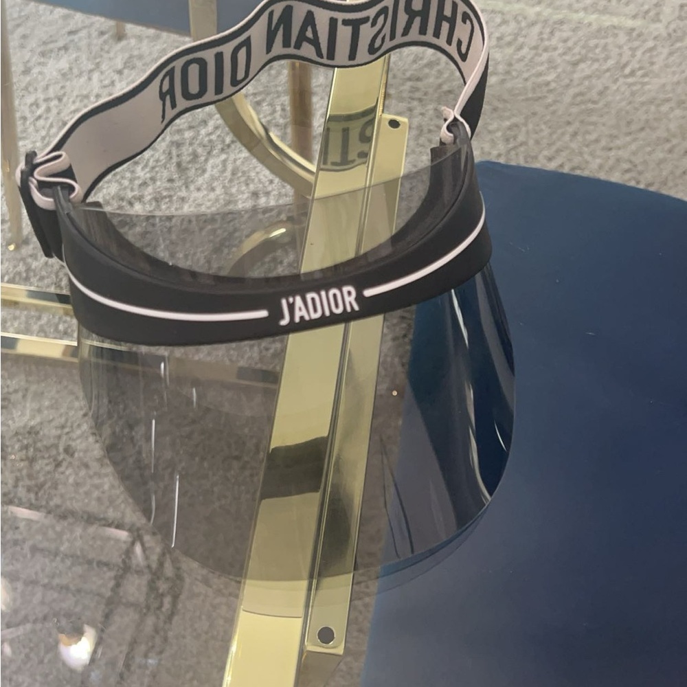 Use Christian Dior visor